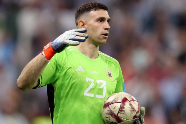 莫佩調(diào)侃撞傷萊諾成就大馬?。骸半y道他不應(yīng)該對我心存感激嗎？”